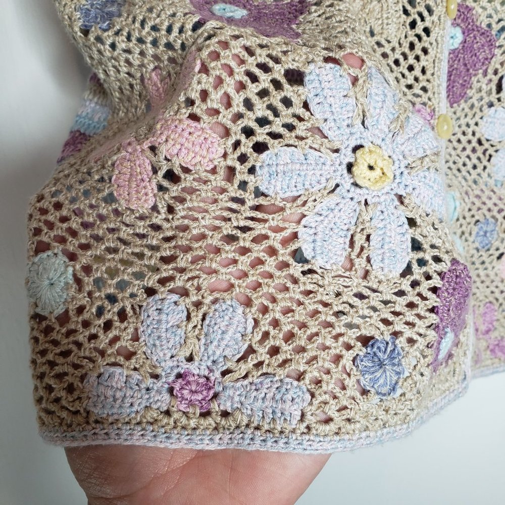 Vintage Vtg Flower Hand Crocheted Loose Knit Tank - Picture 6 of 9